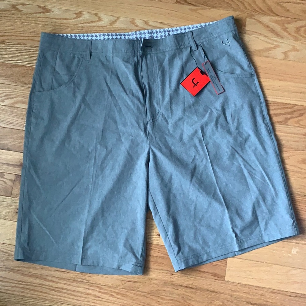 Men’s golf shorts
